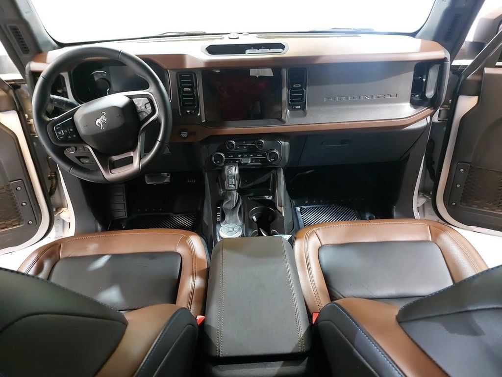 Used 2024 Ford Bronco Outer Banks AWD/4WD image 9