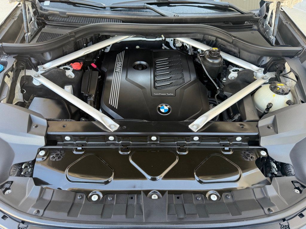 Used 2020 BMW X7 xDrive40i w/ Premium Package AWD/4WD image 35