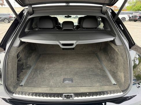 Used 2023 Bentley Bentayga Extended Wheelbase AWD/4WD image 43