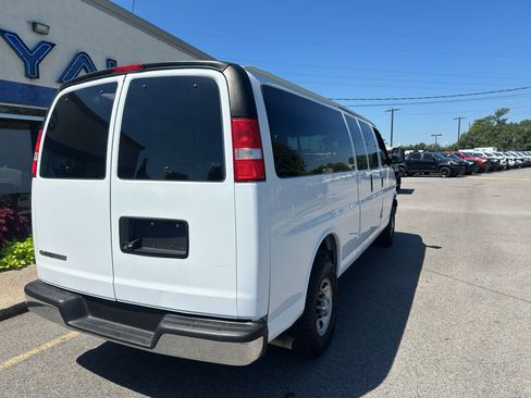 Used 2020 Chevrolet Express 3500 LT w/ LT Preferred Equipment Group RWD image 4