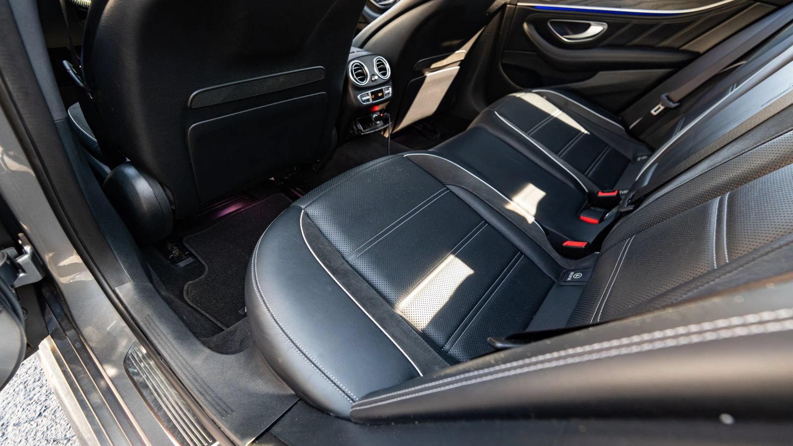 Used 2018 Mercedes-Benz E 63 AMG S image 28
