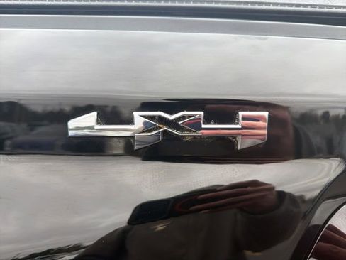 Used 2024 GMC Canyon Elevation w/ Convenience Package image 42