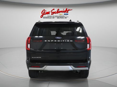 Used 2025 Ford Expedition Platinum w/ Platinum Ultimate Package AWD/4WD image 5