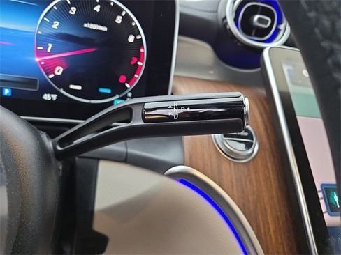 Used 2023 Mercedes-Benz GLC 300 4MATIC image 10