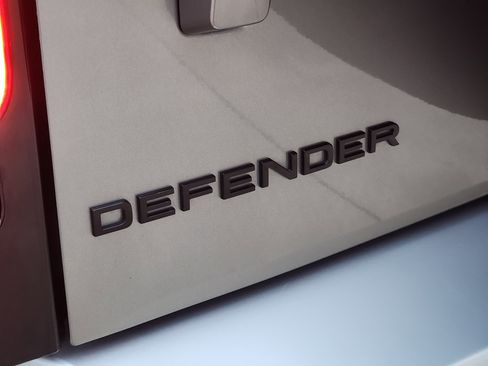 Certified 2025 Land Rover Defender 90 S image 13