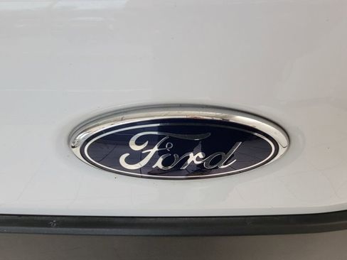 Used 2023 Ford Transit 350 XLT image 9