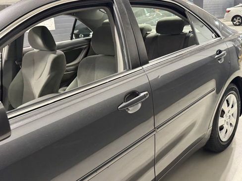 Used 2010 Toyota Camry LE FWD image 20