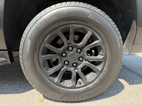 Used 2015 GMC Yukon SLT RWD image 8