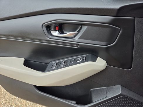 Used 2023 Honda Accord EX image 16