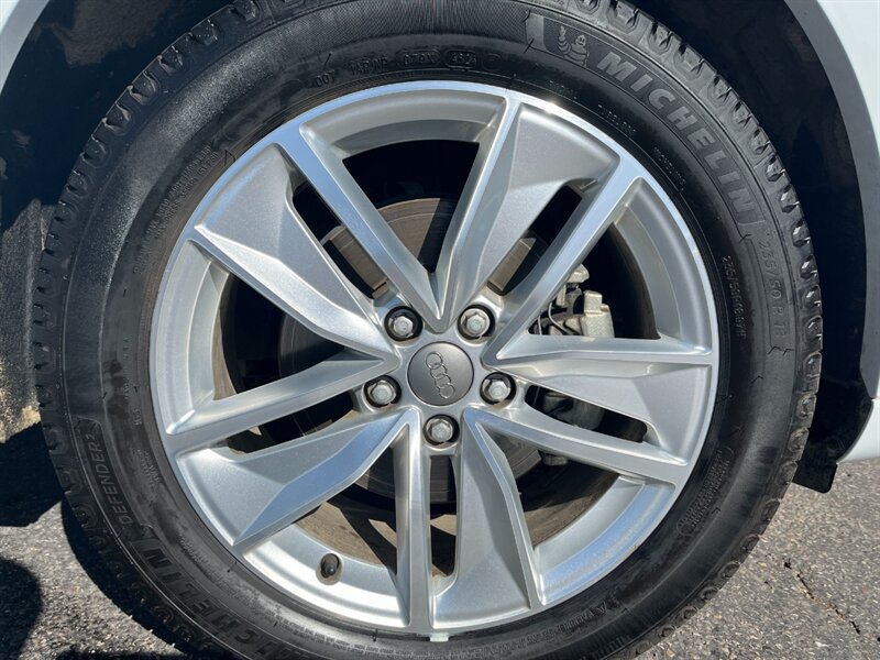 Used 2018 Audi Q3 2.0T Premium Plus w/ Premium Plus Package AWD/4WD image 38