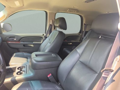 Used 2014 Chevrolet Tahoe LT RWD image 19