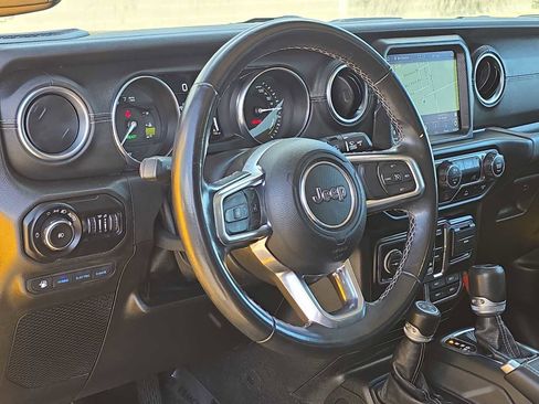 Used 2021 Jeep Wrangler Unlimited Sahara image 2