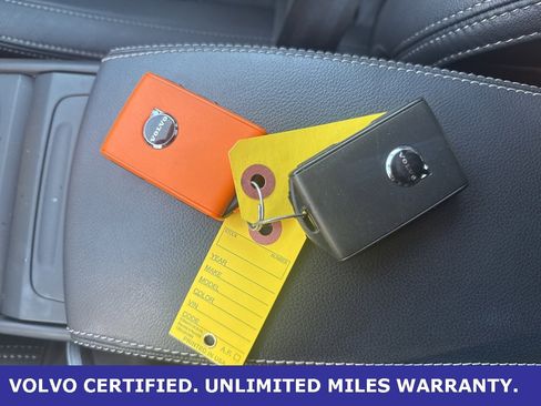 Certified 2025 Volvo XC40 B5 Core image 25