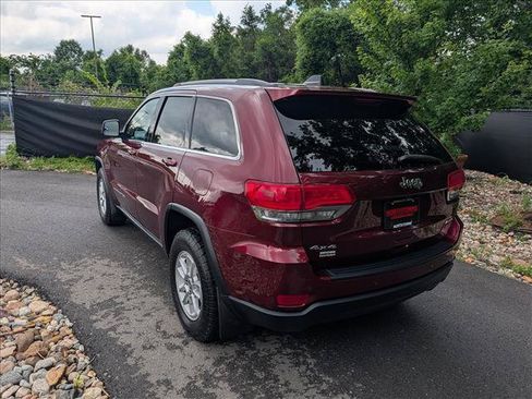 Used 2018 Jeep Grand Cherokee Laredo AWD/4WD image 3