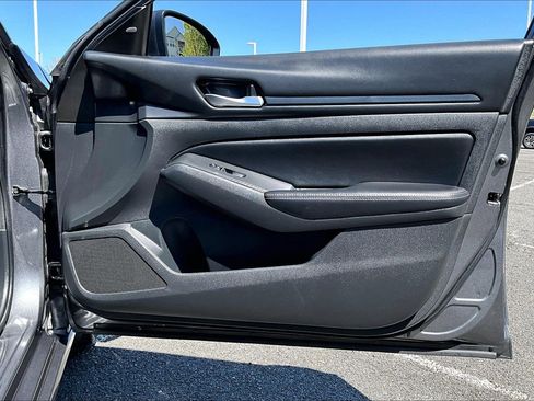 Used 2024 Nissan Altima 2.5 SV image 22