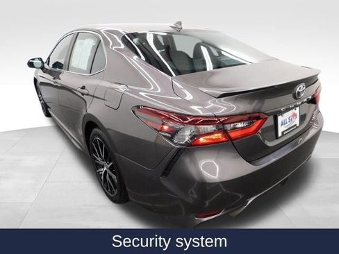 Used 2024 Toyota Camry SE image 14