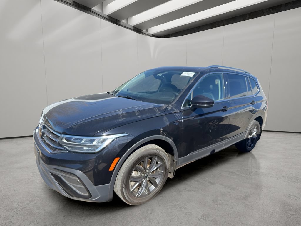 Used 2022 Volkswagen Tiguan SE w/ Panoramic Sunroof Package AWD/4WD image 2