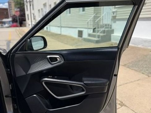 Used 2023 Kia Soul LX w/ LX Technology Package FWD image 29