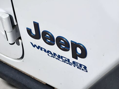 Used 2022 Jeep Wrangler Unlimited Rubicon 4xe w/ Cold Weather Group AWD/4WD image 29