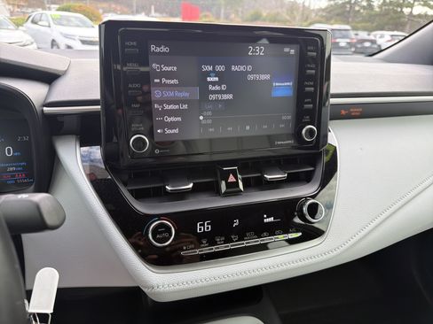 Certified 2022 Toyota Corolla SE image 6