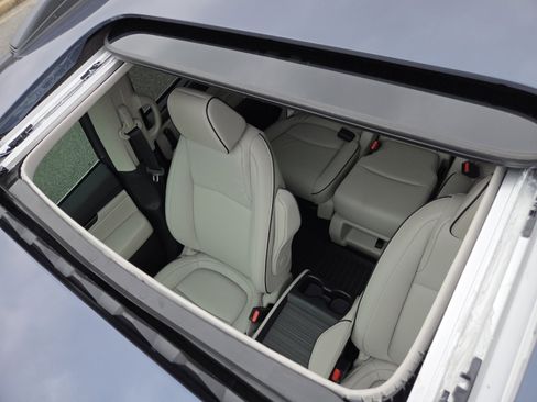 New 2026 Honda Odyssey Touring image 4