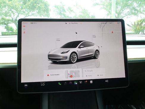 Used 2023 Tesla Model 3 Standard Range RWD image 31
