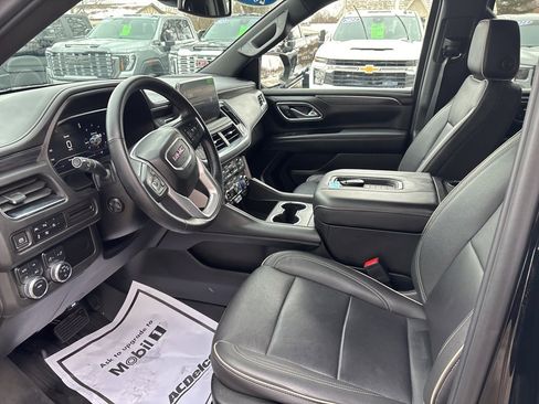 Used 2023 GMC Yukon SLT w/ SLT Premium Package image 22