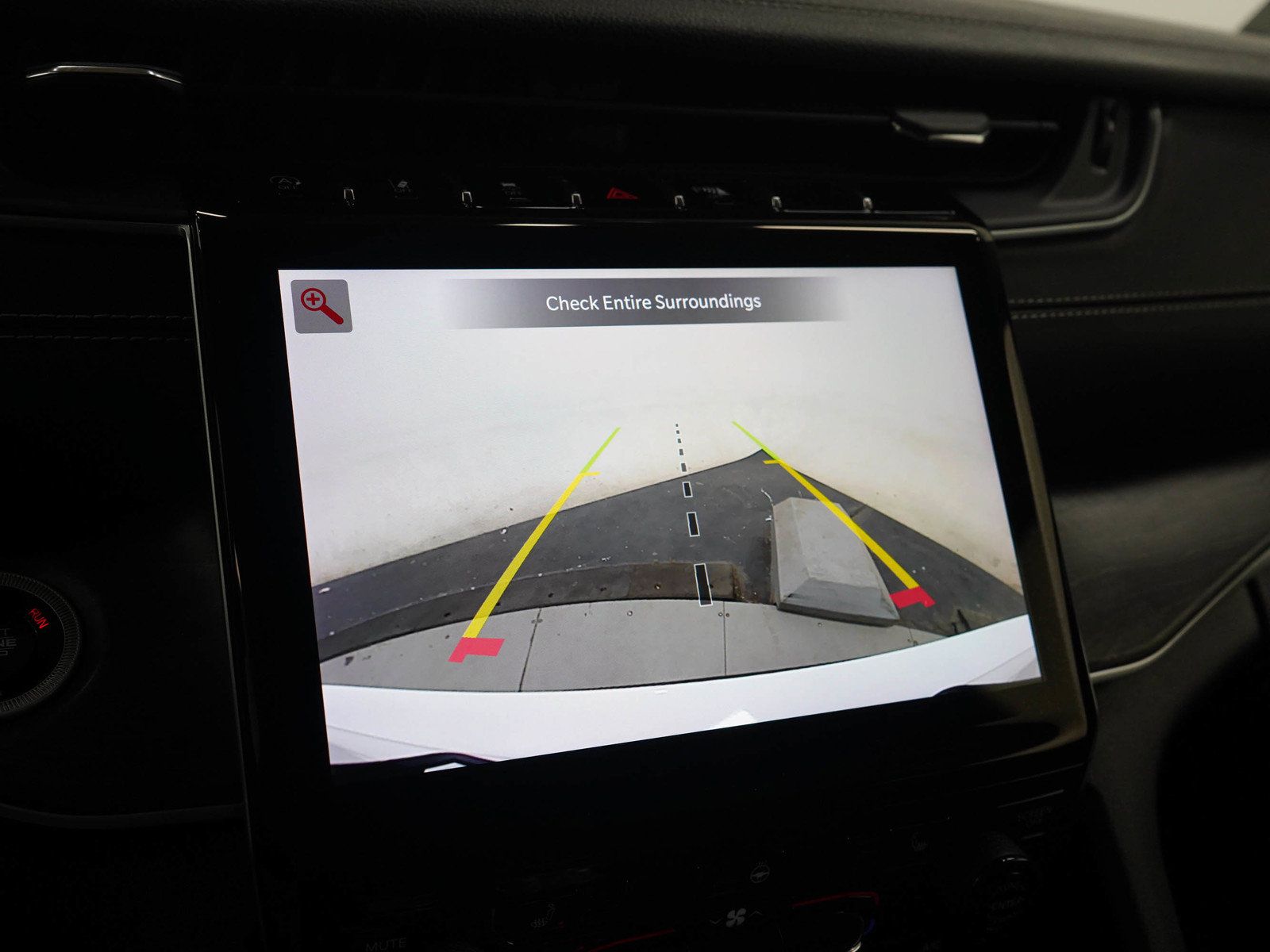 Used 2023 Jeep Grand Cherokee L Limited AWD/4WD image 23