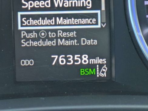 Used 2019 Toyota Highlander XLE FWD image 24