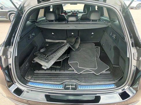 Used 2025 Mercedes-Benz GLC 300 4MATIC w/ AMG Line image 30