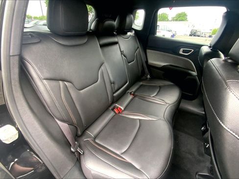 Certified 2023 Jeep Compass Latitude w/ Sun and Sound Group AWD/4WD image 19