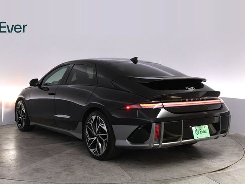 Used 2023 Hyundai Ioniq 6 Limited RWD image 17