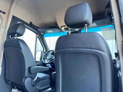 Used 2019 Mercedes-Benz Sprinter 2500 w/ Premium Plus Package image 65