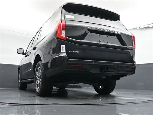 New 2025 Ford Expedition Active image 28