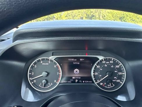 Used 2024 Nissan Rogue S AWD/4WD image 10