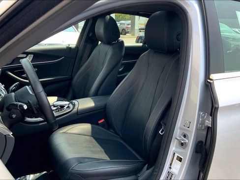 Used 2019 Mercedes-Benz E 300 4MATIC image 6