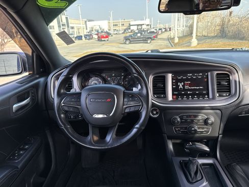 Used 2019 Dodge Charger SXT w/ Plus Group image 16