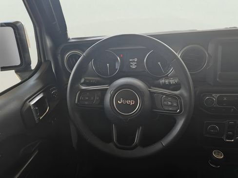 Used 2023 Jeep Wrangler Unlimited AWD/4WD image 38