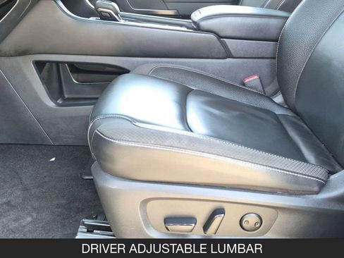 Used 2025 Nissan Pathfinder SL FWD image 15