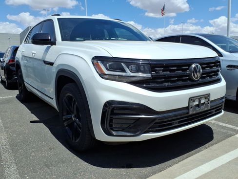 Used 2023 Volkswagen Atlas Cross Sport SEL R-Line AWD/4WD image 2