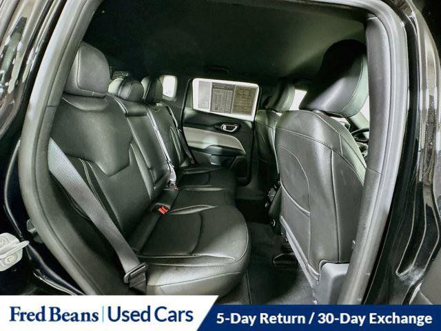 Certified 2025 Jeep Compass Limited AWD/4WD image 32