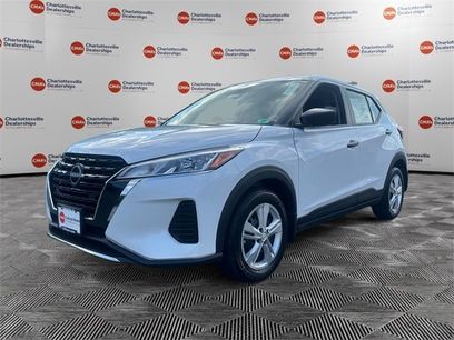 New 2025 Nissan Kicks Play S