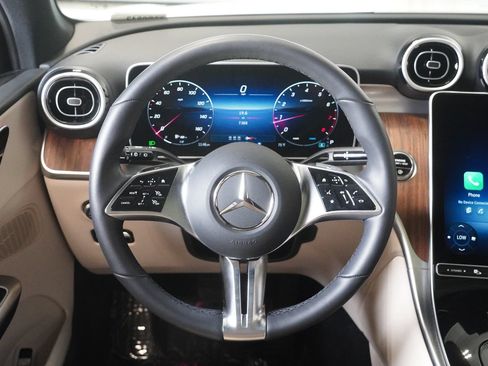 Used 2026 Mercedes-Benz GLC 300 4MATIC image 15