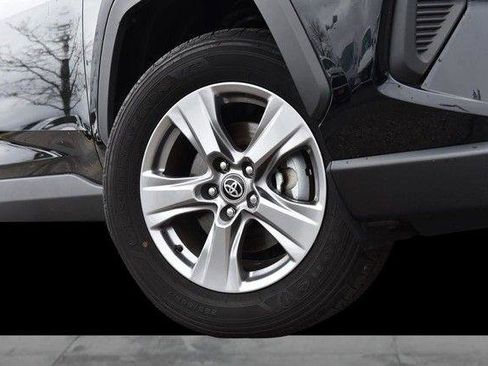 Used 2025 Toyota RAV4 XLE image 3