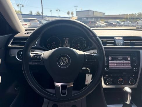 Used 2012 Volkswagen Passat 2.5 SE FWD image 12