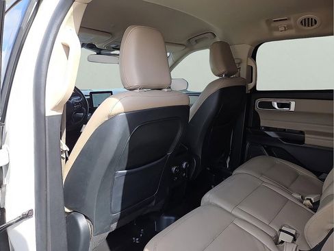 Used 2020 Ford Explorer XLT w/ Equipment Group 202A image 12
