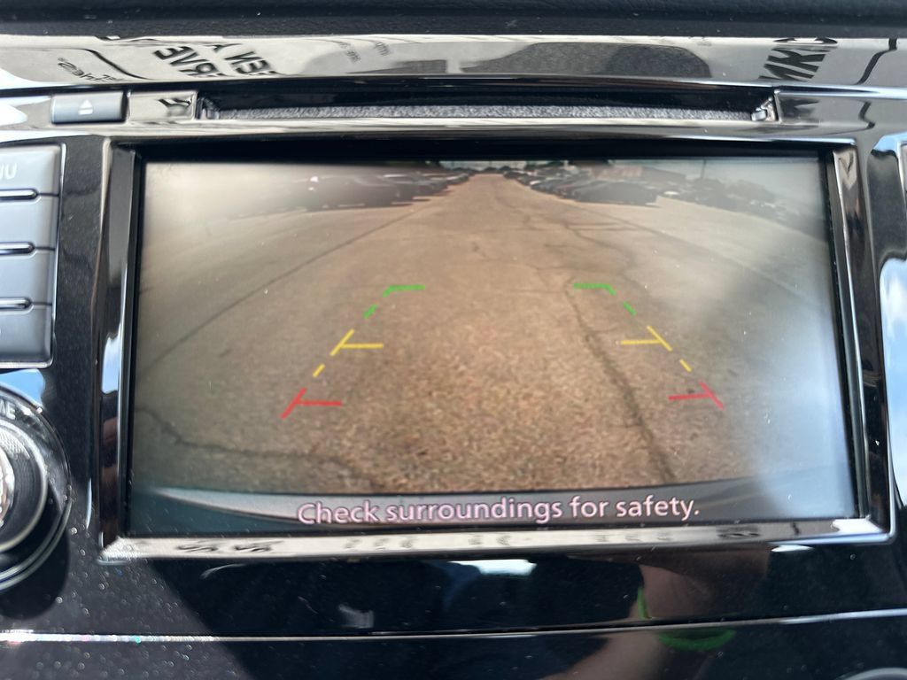 Used 2020 Nissan Rogue S FWD image 16