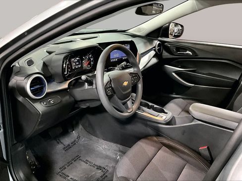 Used 2026 Chevrolet Trax LS FWD image 18
