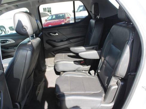 Used 2018 Chevrolet Traverse LT FWD image 18