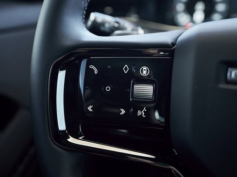 Used 2024 Land Rover Range Rover Evoque Dynamic SE image 38